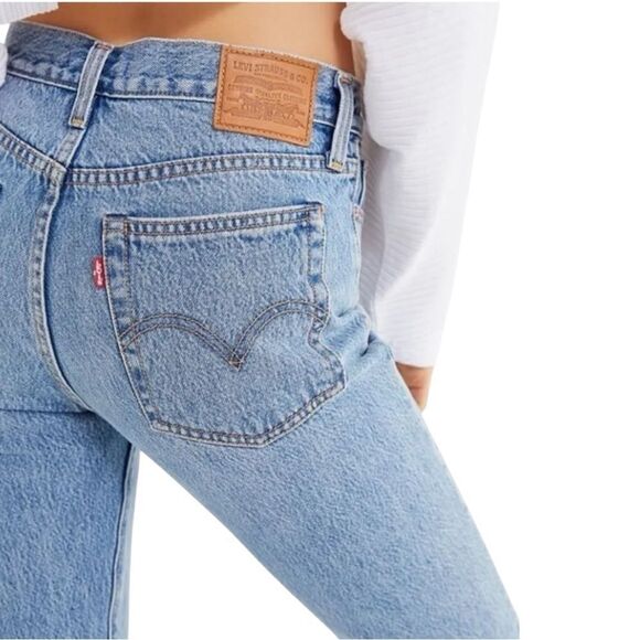 Levi’s Wedgie Straight button fly frayed size 31 sold at Free People comfy boho - Picture 3 of 6